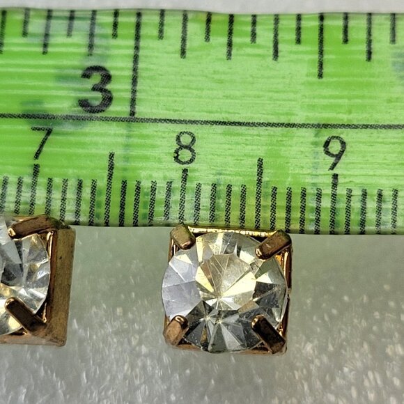 Square Shaped Prong Stud Mini Earrings - Picture 3 of 13